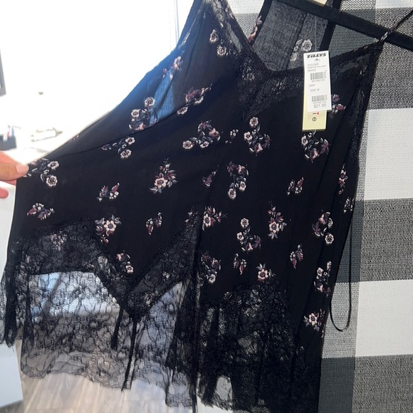 NWT Elodie Medium Sleeveless flowy top floral pattern with black lace - Picture 5 of 5